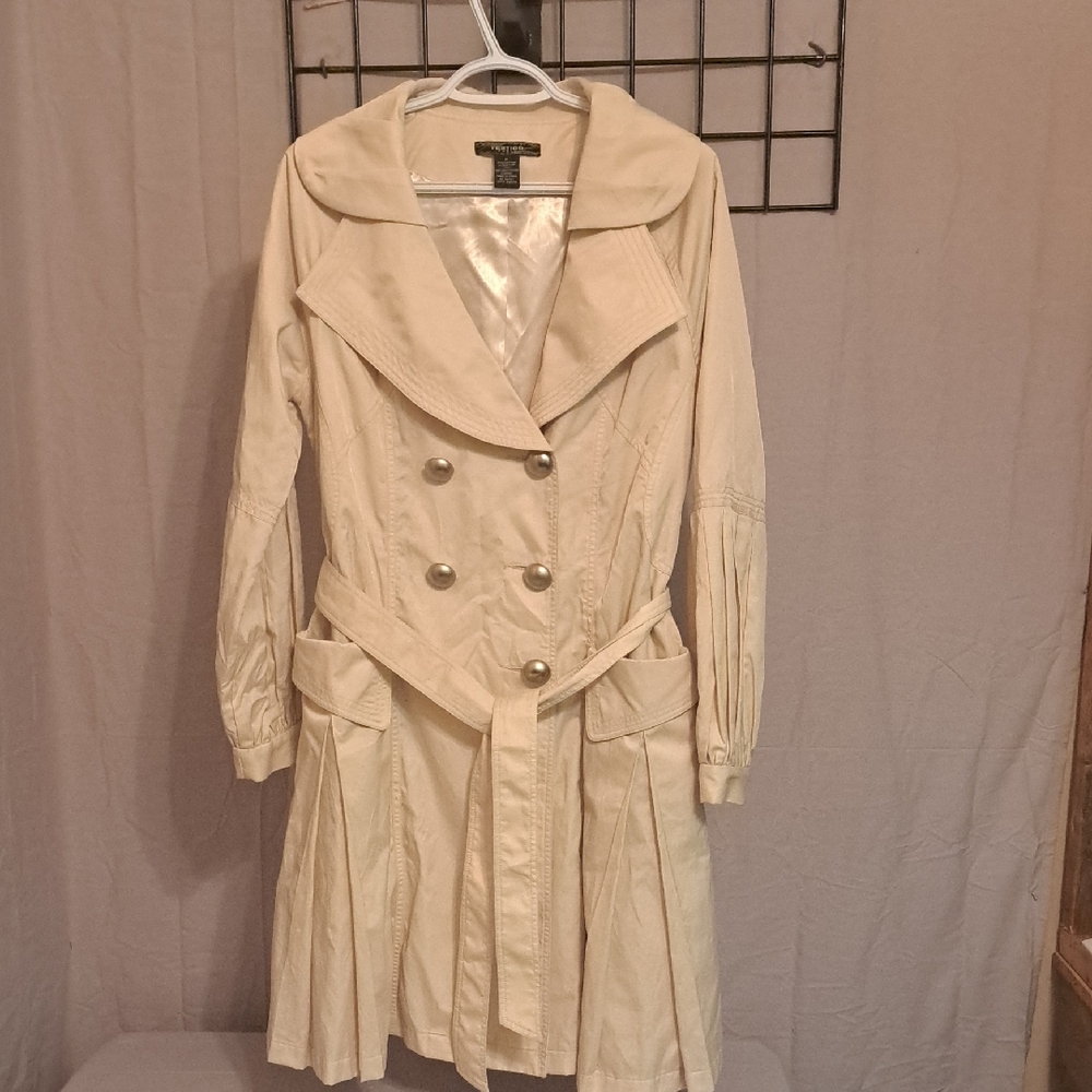 Vertigo Paris Beige Double-Breasted Trench Coat